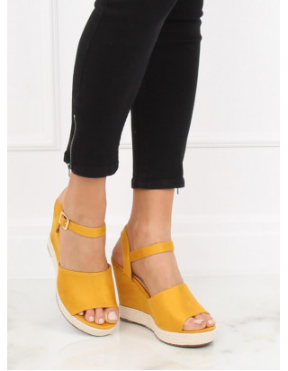 Sandále dámske v žltej farbe 